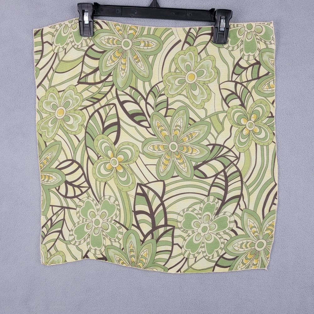 Floral Green and‎ Cream Wrap